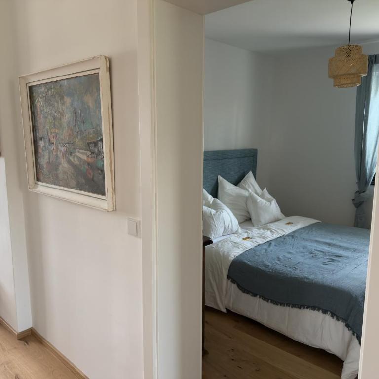 Aussichtsstraße - Wunderschön renoviertes Einfamilienhaus in See- und Stadtnähe - Haus mit 2 Schlafzimmern - 25