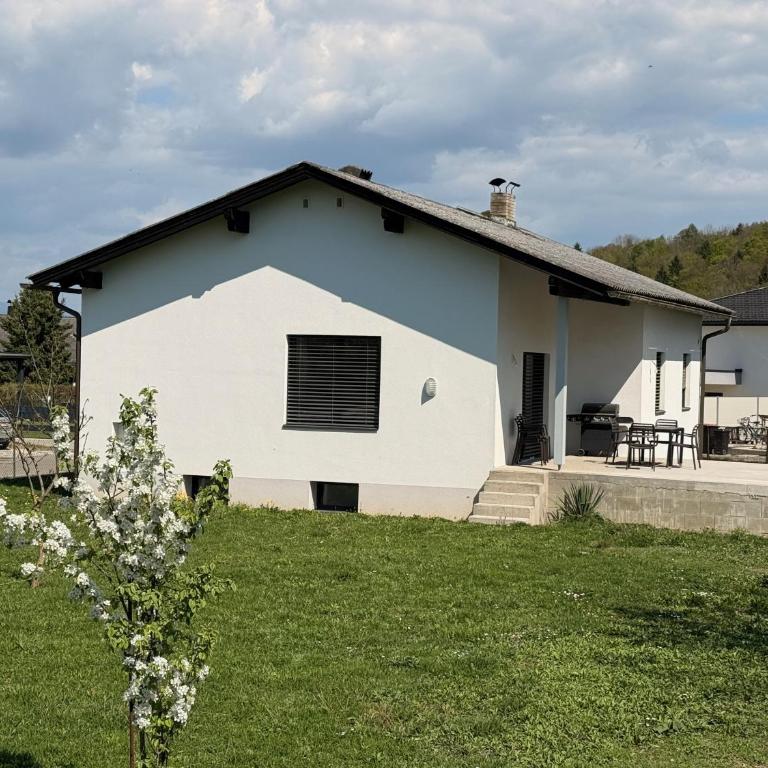 Aussichtsstraße - Wunderschön renoviertes Einfamilienhaus in See- und Stadtnähe - Haus mit 2 Schlafzimmern - 38