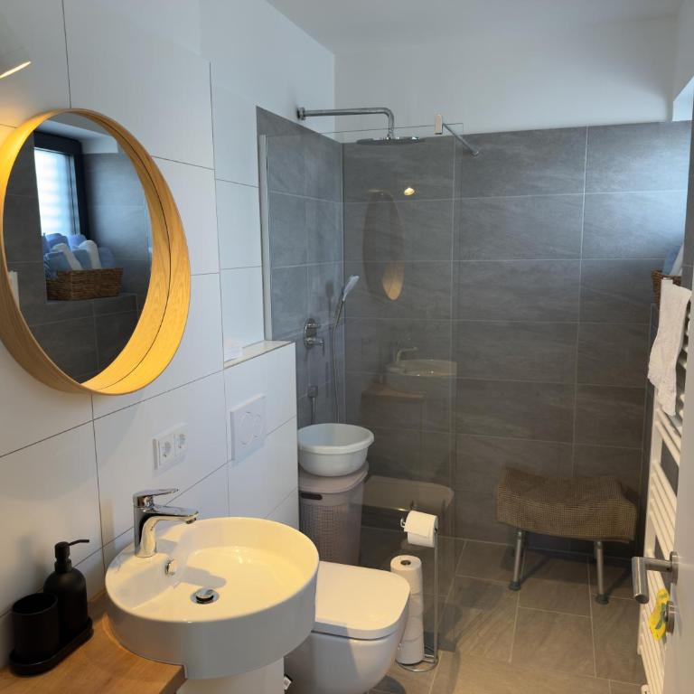 Aussichtsstraße - Wunderschön renoviertes Einfamilienhaus in See- und Stadtnähe - Haus mit 2 Schlafzimmern - 46