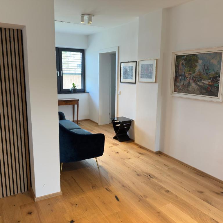 Aussichtsstraße - Wunderschön renoviertes Einfamilienhaus in See- und Stadtnähe - Haus mit 2 Schlafzimmern - 54