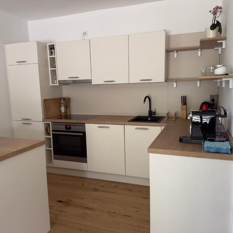 Aussichtsstraße - Wunderschön renoviertes Einfamilienhaus in See- und Stadtnähe - Haus mit 2 Schlafzimmern - 57
