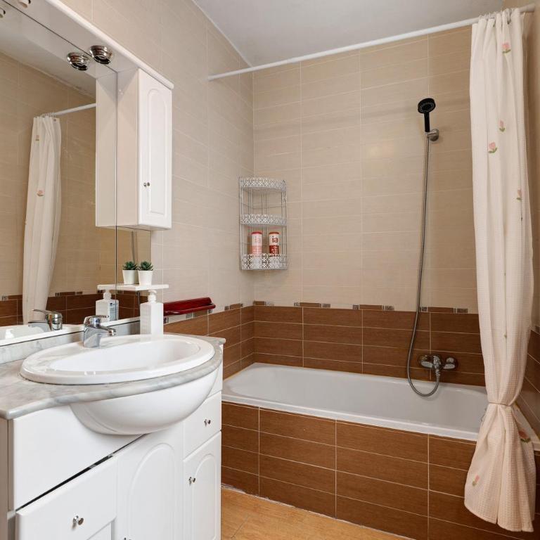 Casacuéntame - Two-Bedroom Deluxe Apartment with Balcony - 16