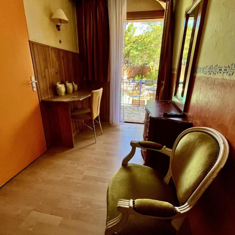 Le Patio - Standard Double Room - 7