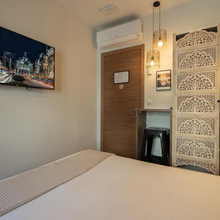 AbraCadabra Suites - Habitación Doble con baño compartido y balcón - 17