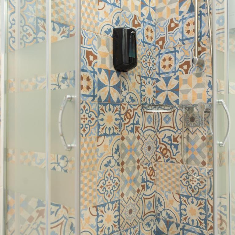 AbraCadabra Suites - Habitación Doble con baño compartido y balcón - 24