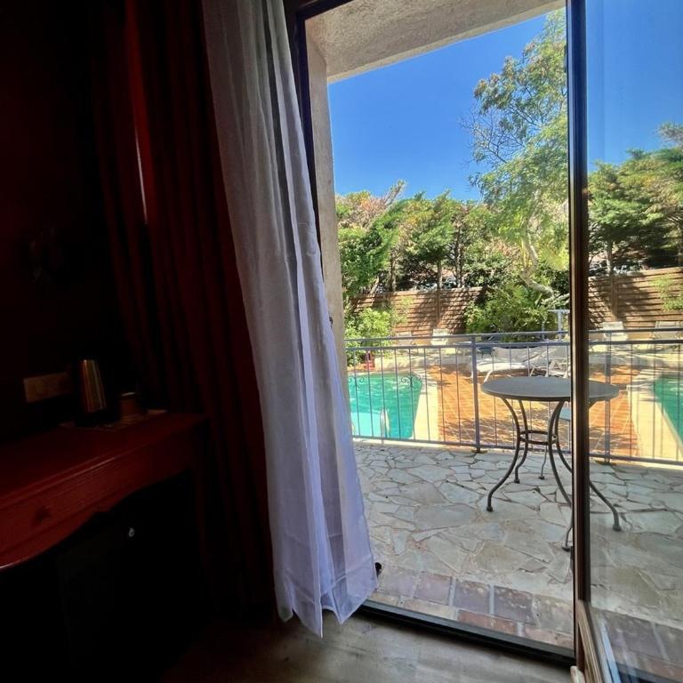 Le Patio - Standard Double Room - 9
