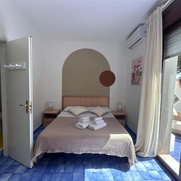 Nido Colorato B&B - Camera Deluxe Matrimoniale con Vista Mare - 2