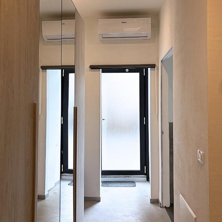 Borgovico Modern Romantic Como Central Apt - One-Bedroom Apartment - 11