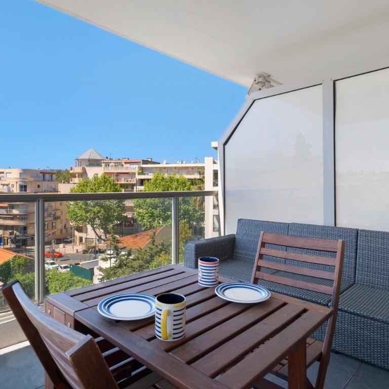 Centre juan les pins 2P pkg Elfira - Superior Apartment with City View - 1