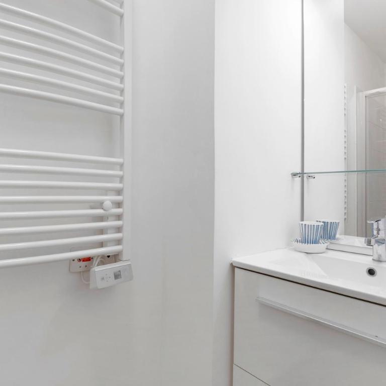 Centre juan les pins 2P pkg Elfira - Superior Apartment with City View - 11