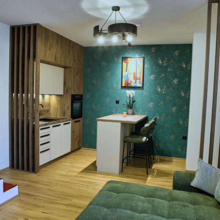 Royal Crown Apartments - Apartment - 8