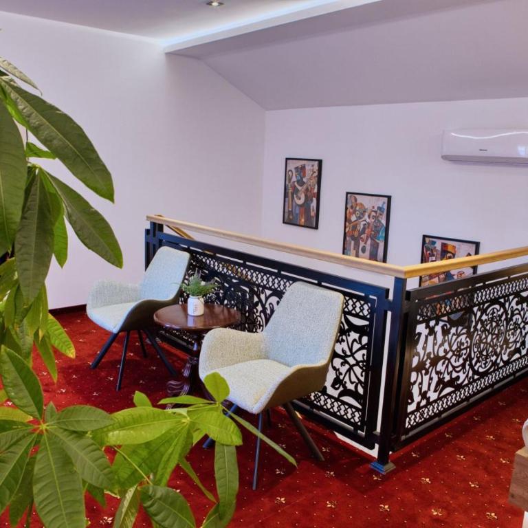 Royal Crown Apartments - Apartment - 12