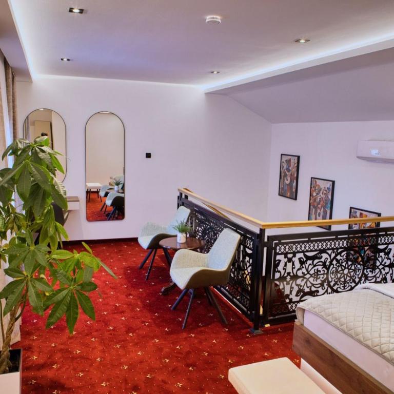 Royal Crown Apartments - Apartment - 14