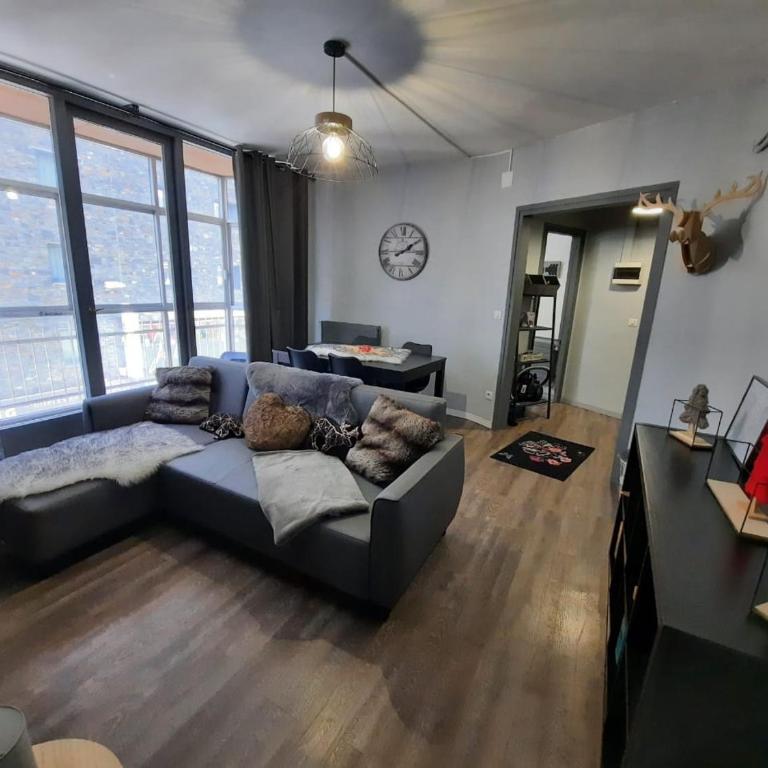 Altissim OsBlanc - Two-Bedroom Apartment with Balcony - 1