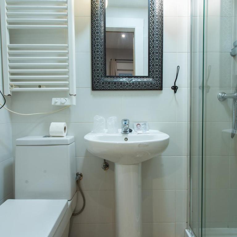 AbraCadabra Suites - Habitación Doble con baño privado - 11
