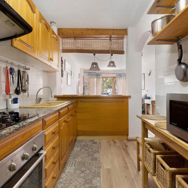 Casa Abril - Apartamento Deluxe de 2 dormitorios con vistas al jardín - 8
