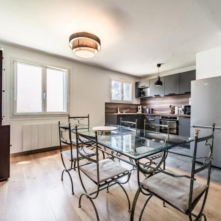 Appartement Cosy Parc Thermal - Appartement Supérieur - Vue sur Ville - 5