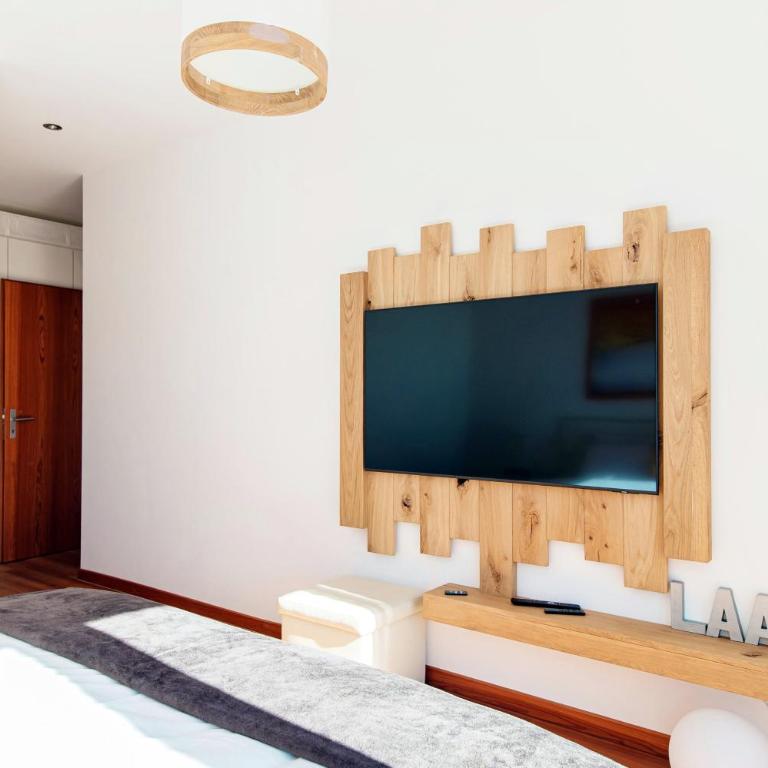Laax Alpine Lodge by Quokka 360 - Stylish Apartment with Terrace and Stunning Mountain Views - Apartment mit 2 Schlafzimmern und Bergblick - 24
