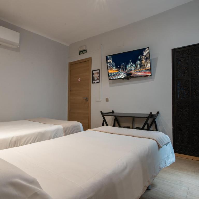 AbraCadabra Suites - Habitación Triple con baño privado - 9
