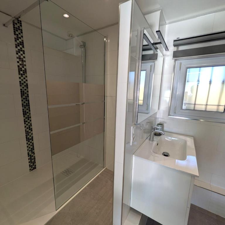 Cocon Thalassa pieds dans l'eau, St Aygulf - One-Bedroom Apartment - 4