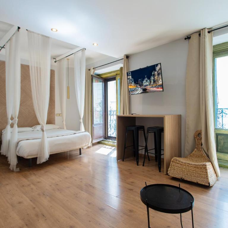 AbraCadabra Suites - Habitación Doble Superior con balcón - 1