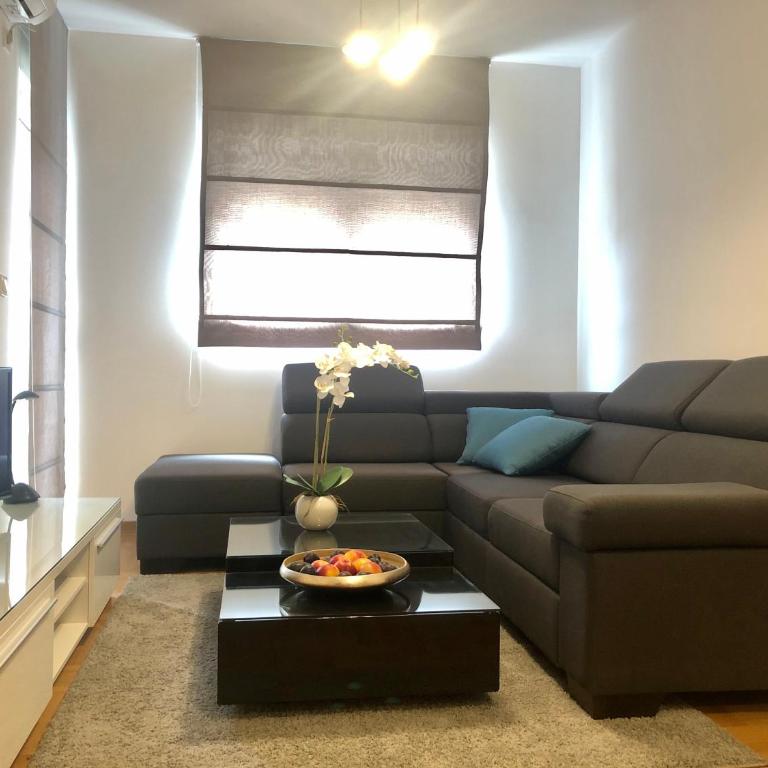Mina Apartment - One-Bedroom Apartment - 1
