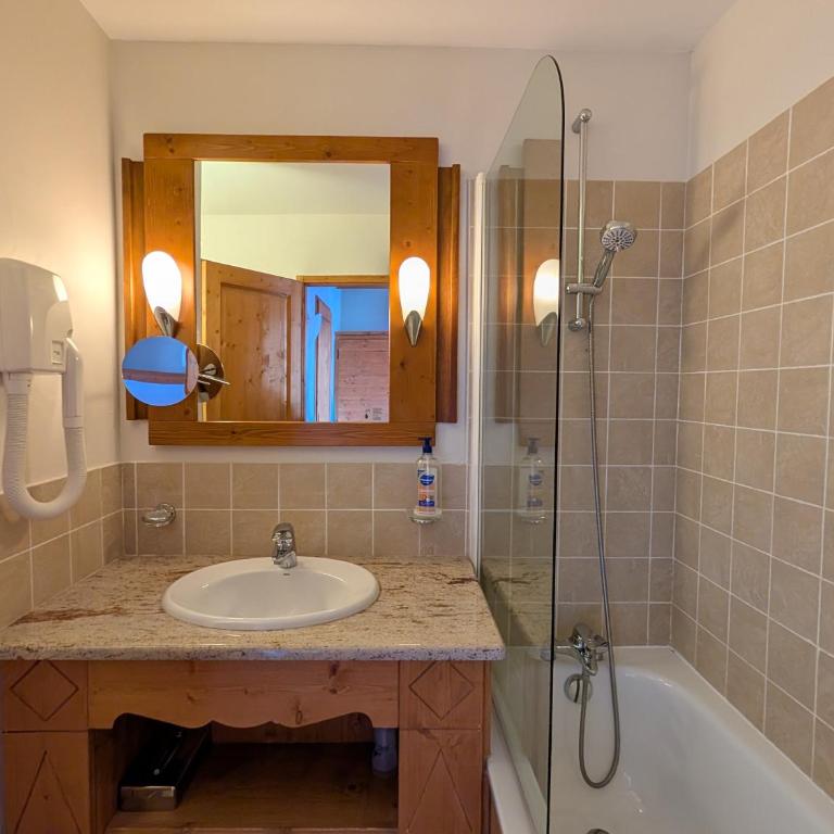 Spacieux duplex 6 personnes Prince des Cimes avec cheminée Ski-in Ski-out - Appartement 2 Chambres - 11