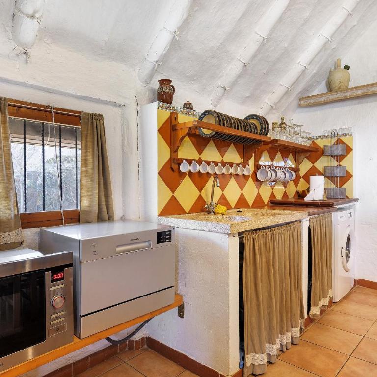 La Barraca den Salvador - Two-Bedroom Deluxe Apartment with Garden View - 7