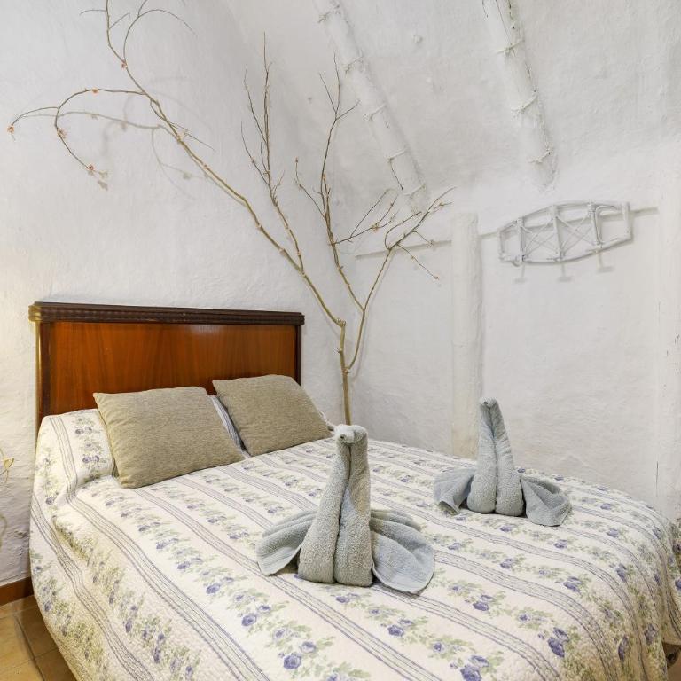 La Barraca den Salvador - Two-Bedroom Deluxe Apartment with Garden View - 9
