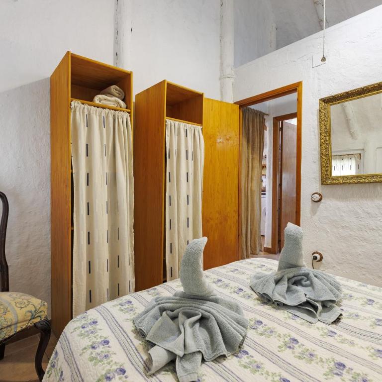 La Barraca den Salvador - Two-Bedroom Deluxe Apartment with Garden View - 11