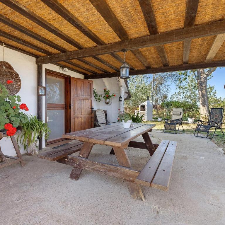 La Barraca den Salvador - Two-Bedroom Deluxe Apartment with Garden View - 2