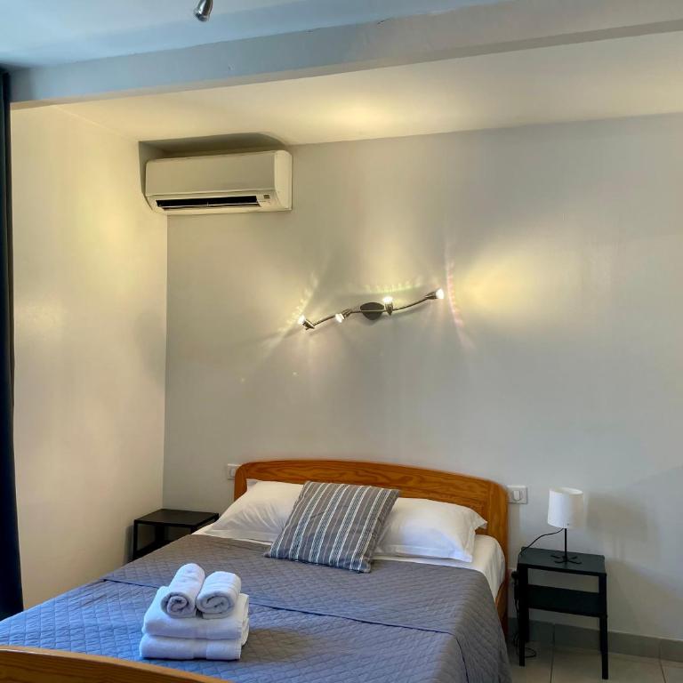 Hotel L'Escale - Chambre Double - Accessible aux Personnes à Mobilité Réduite - 1