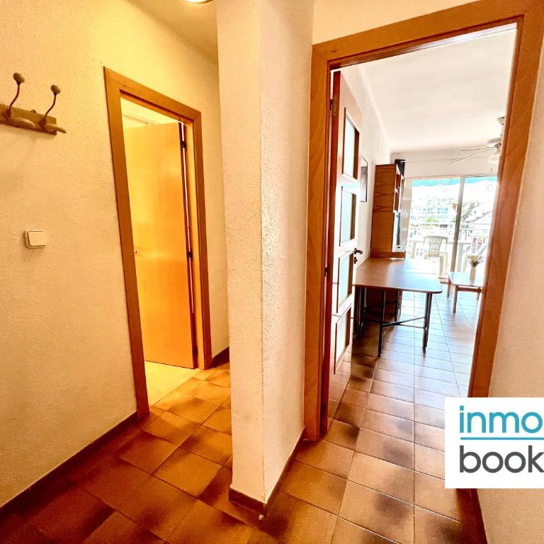 Ebromar Salou Aartment - Three-Bedroom Apartment - 2