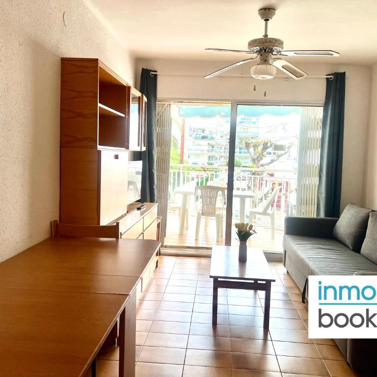Ebromar Salou Aartment - Three-Bedroom Apartment - 4