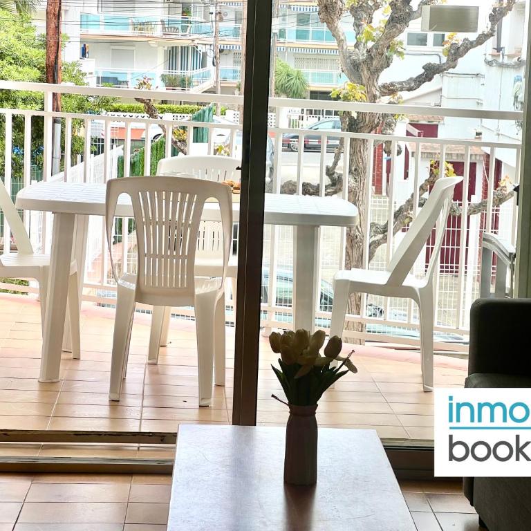 Ebromar Salou Aartment - Three-Bedroom Apartment - 11