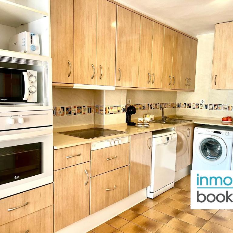 Ebromar Salou Aartment - Three-Bedroom Apartment - 13
