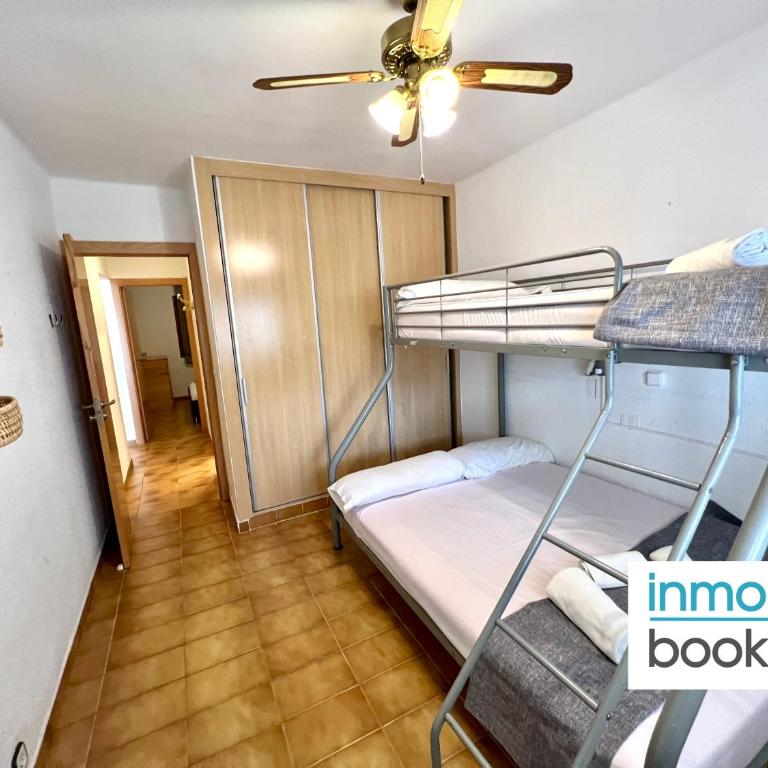 Ebromar Salou Aartment - Three-Bedroom Apartment - 32