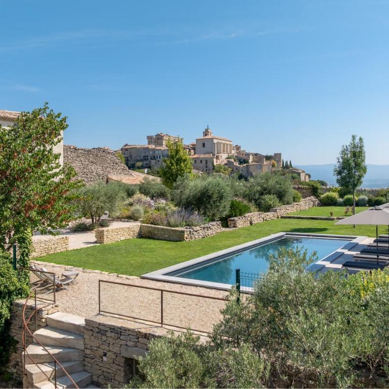 Villa de charme, avec piscine chauffée et vue panoramique sur Gordes à quelques minutes à pied du village - Casa con 3 Camere da Letto - 9