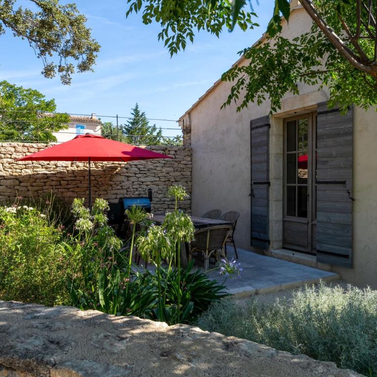 Villa de charme, avec piscine chauffée et vue panoramique sur Gordes à quelques minutes à pied du village - Casa con 3 Camere da Letto - 12