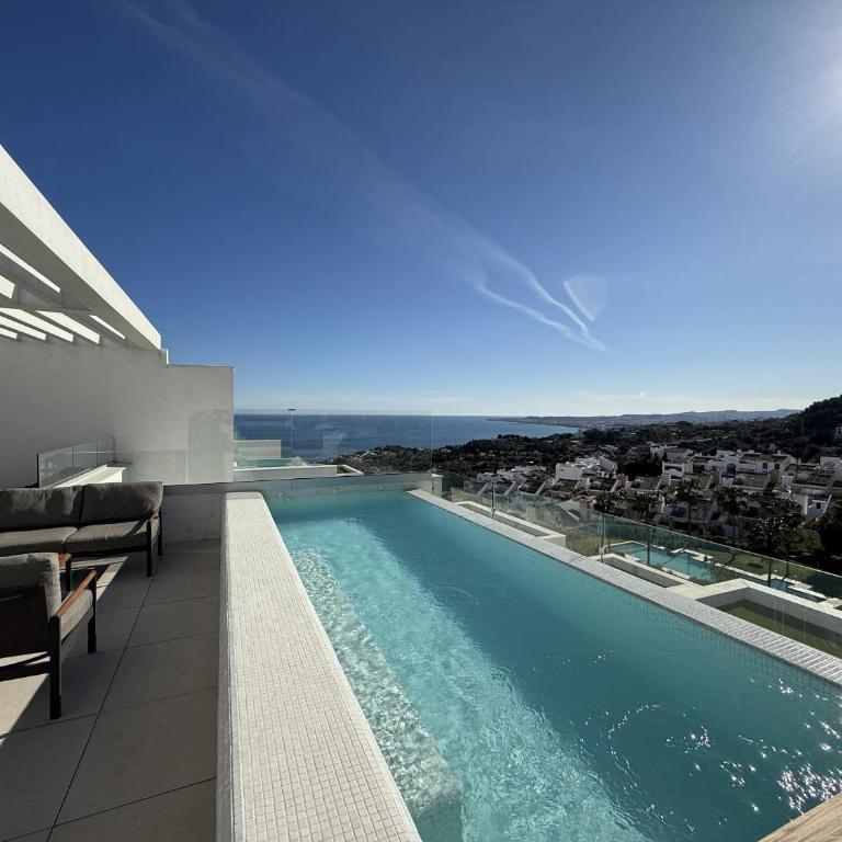 Marae Home - Dream Holidays Private Pool with Brea - Villa - 2