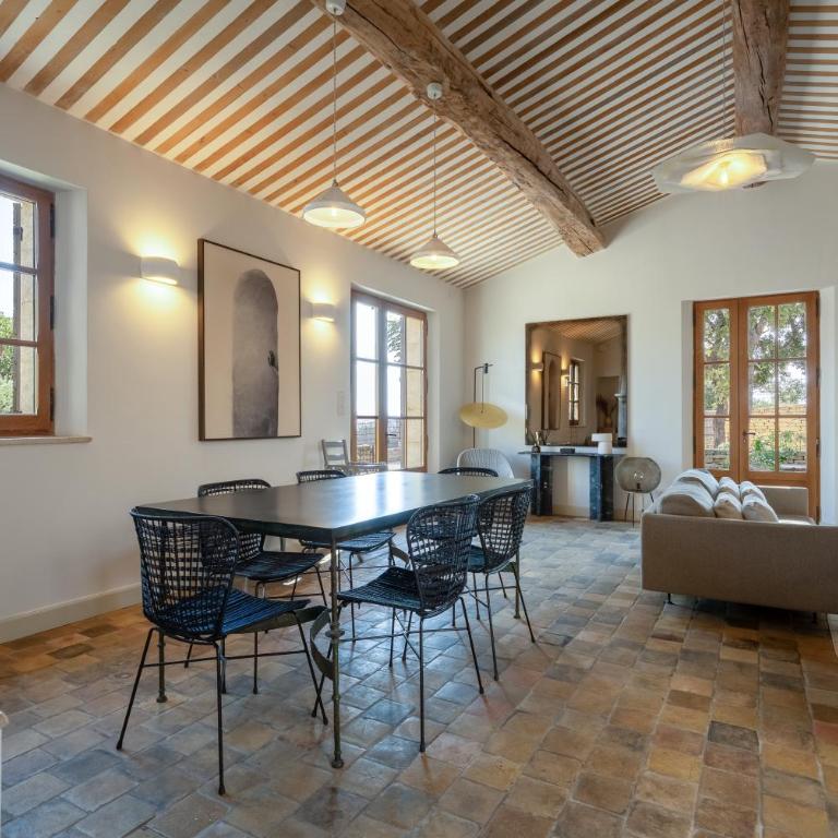 Villa de charme, avec piscine chauffée et vue panoramique sur Gordes à quelques minutes à pied du village - Casa con 3 Camere da Letto - 7