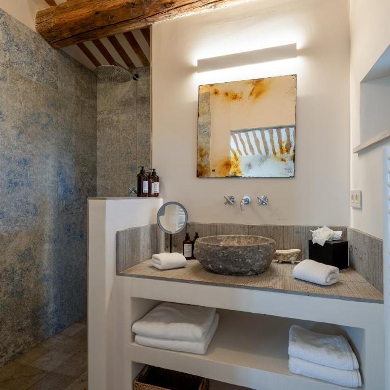 Villa de charme, avec piscine chauffée et vue panoramique sur Gordes à quelques minutes à pied du village - Casa con 3 Camere da Letto - 19