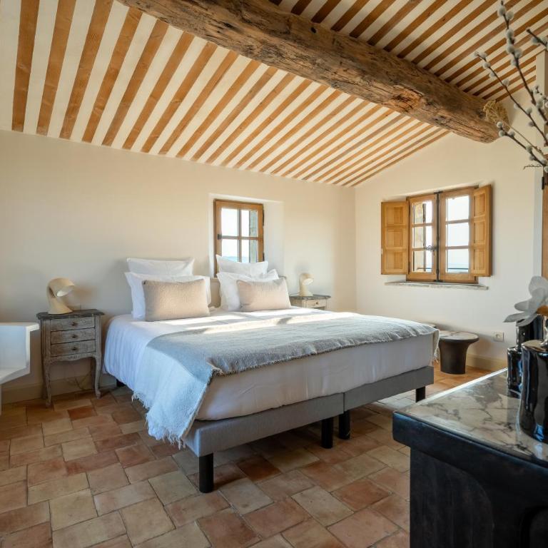 Villa de charme, avec piscine chauffée et vue panoramique sur Gordes à quelques minutes à pied du village - Casa con 3 Camere da Letto - 17