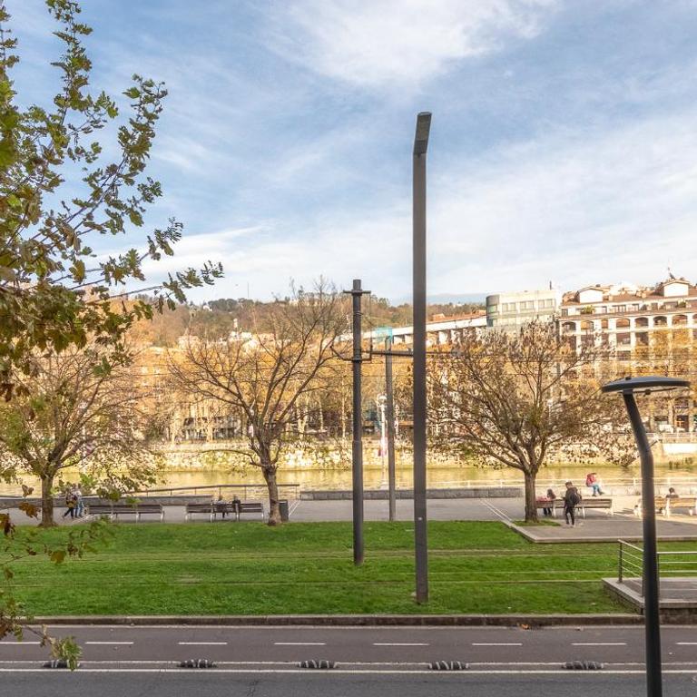 Sobre la Ría de Bilbao, vistas excepcionales - Apartamento de 1 dormitorio - 1