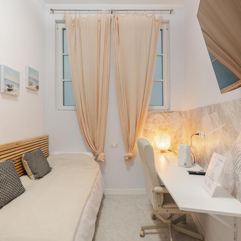Elite Panfili - Single Room with Private External Bathroom - 13