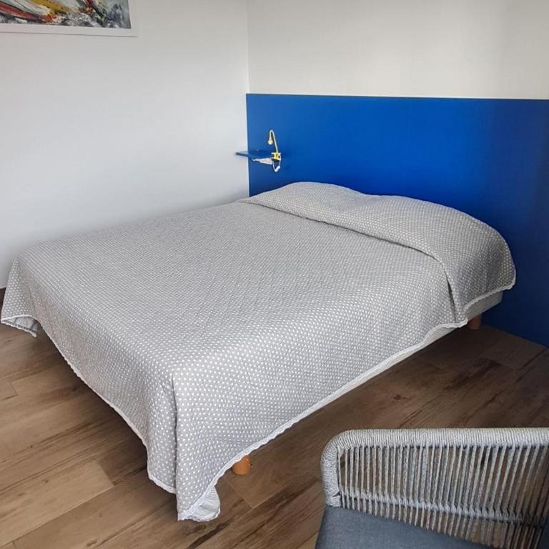 T3, 2ch, classé 3,parking gratuit sur place à 600m de la plage, des commerces ,du port proche st tropez - Appartement 2 Chambres - 25