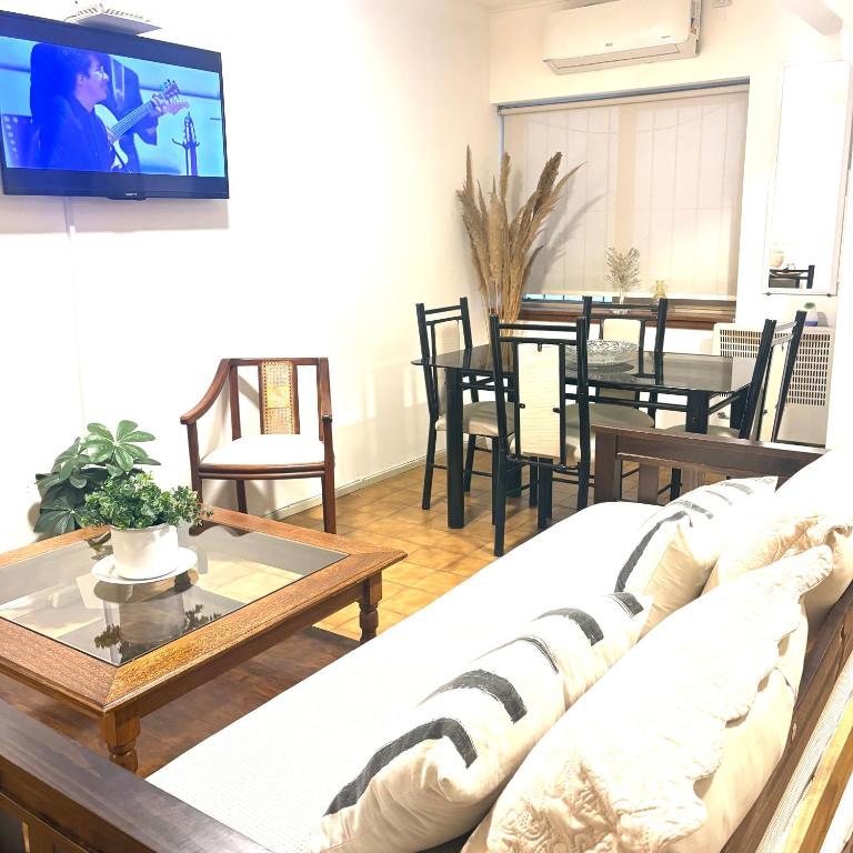 CALIDO y confortable depto, en el centro De Mendoza - One-Bedroom Apartment - 13