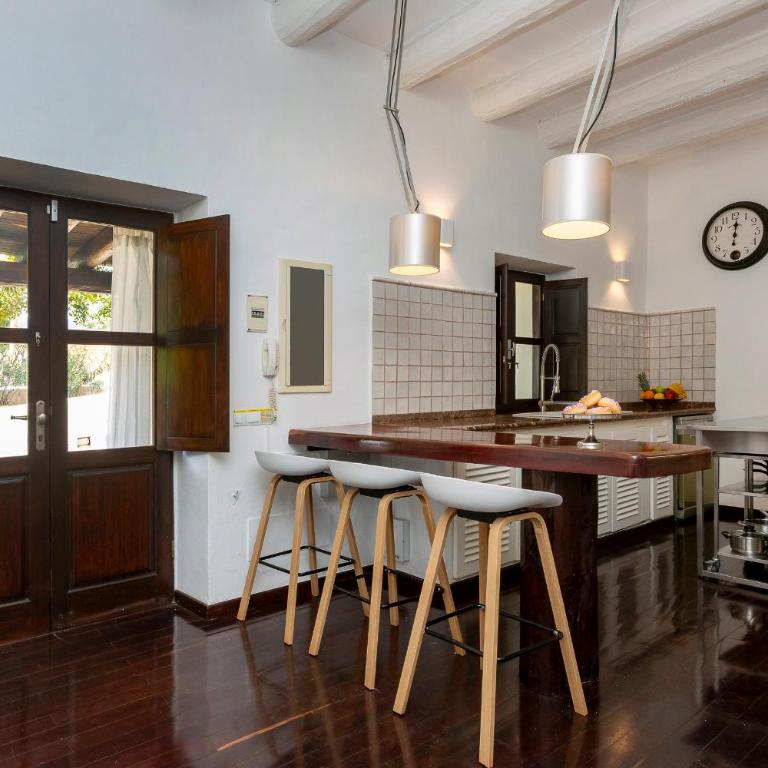 Villa Near Ibiza Town sleeps 12,14 - Villa - 11