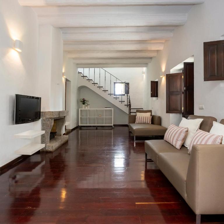 Villa Near Ibiza Town sleeps 12,14 - Villa - 14