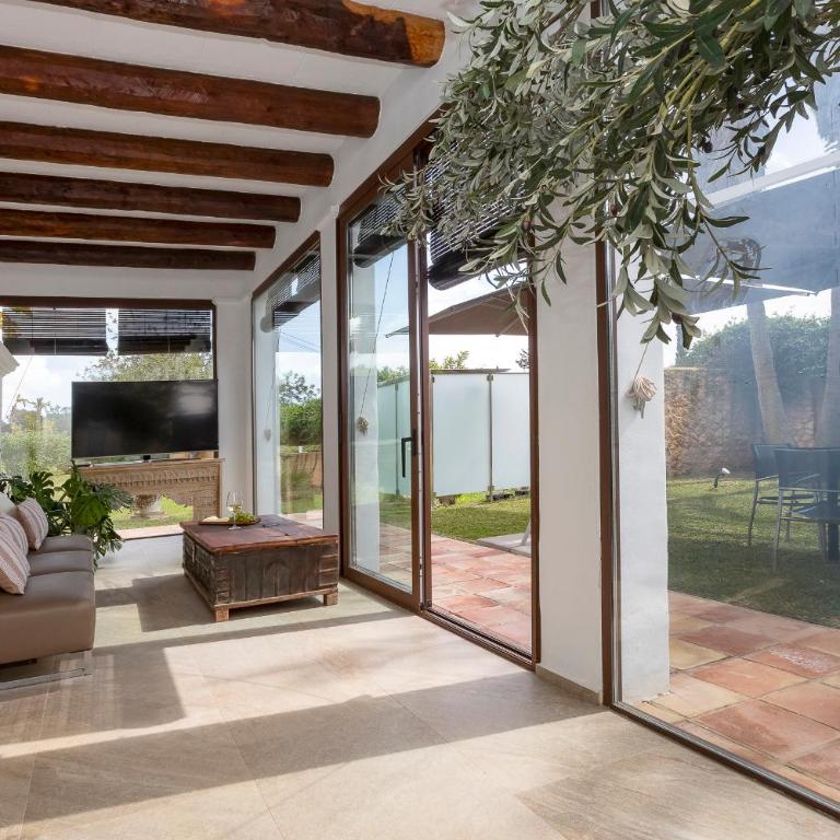 Villa Near Ibiza Town sleeps 12,14 - Villa - 23